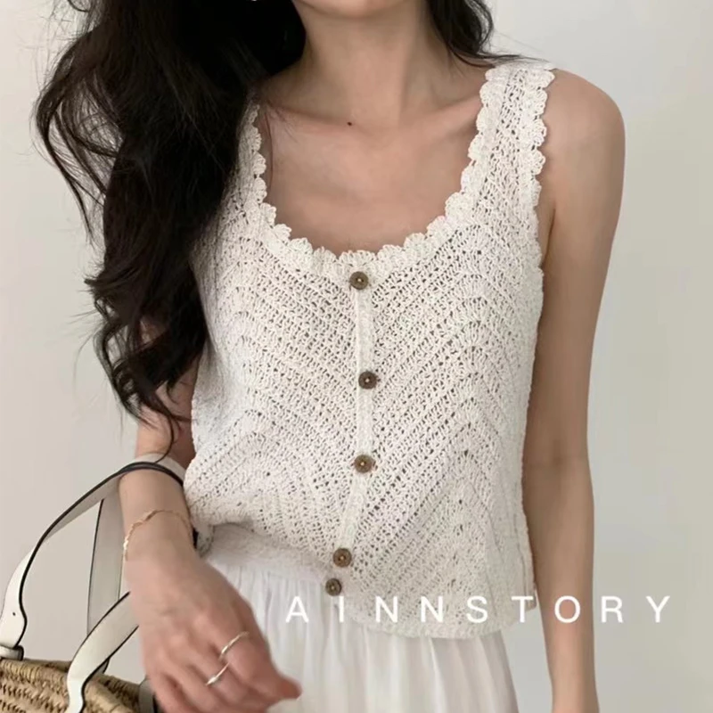 Summer round neck sleeveless knitted short vest for women Korean version can be worn inside and out with a knitted shirt vest fo