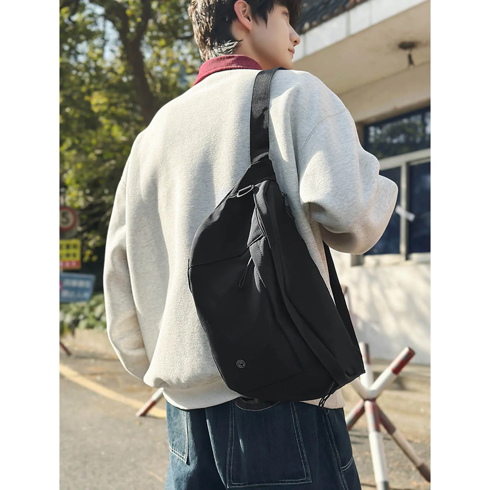 

Large capacity trendy chest bag, simple canvas versatile crossbody bag, couple's lightweight cloth bag, outdoor travel chest bag