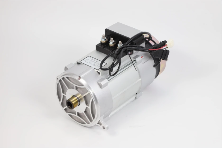 Motore per carrelli da golf per auto elettriche con motore CA 72V 7,5KW AQHT7.5-4104C per carrello da golf per auto turistiche elettriche
