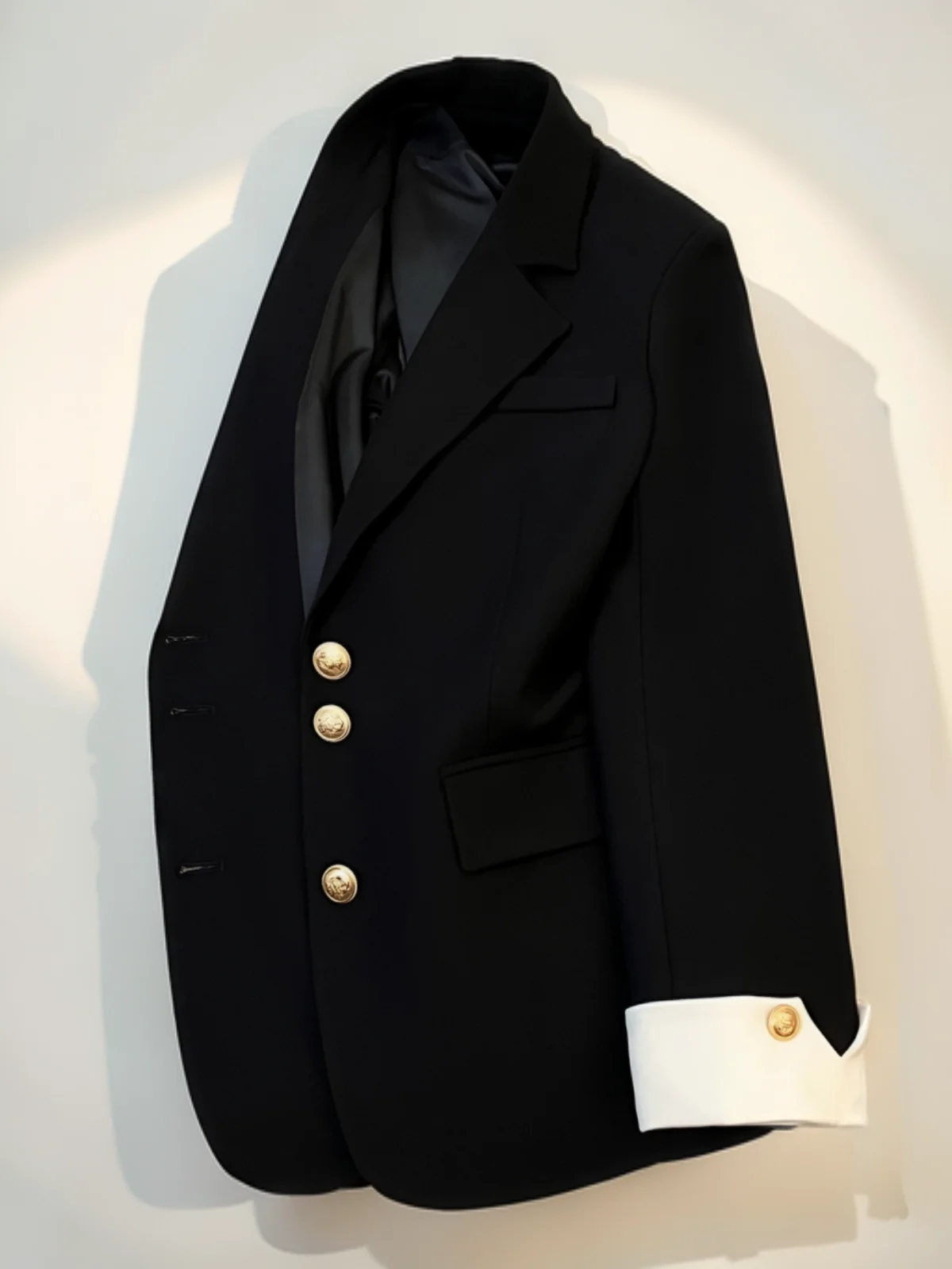 

Женский элегантный джинсовый блейзер миди в городском стиле с двумя накладными карманами, асимметричным кроем, стеганой передней частью, современный, универсальный