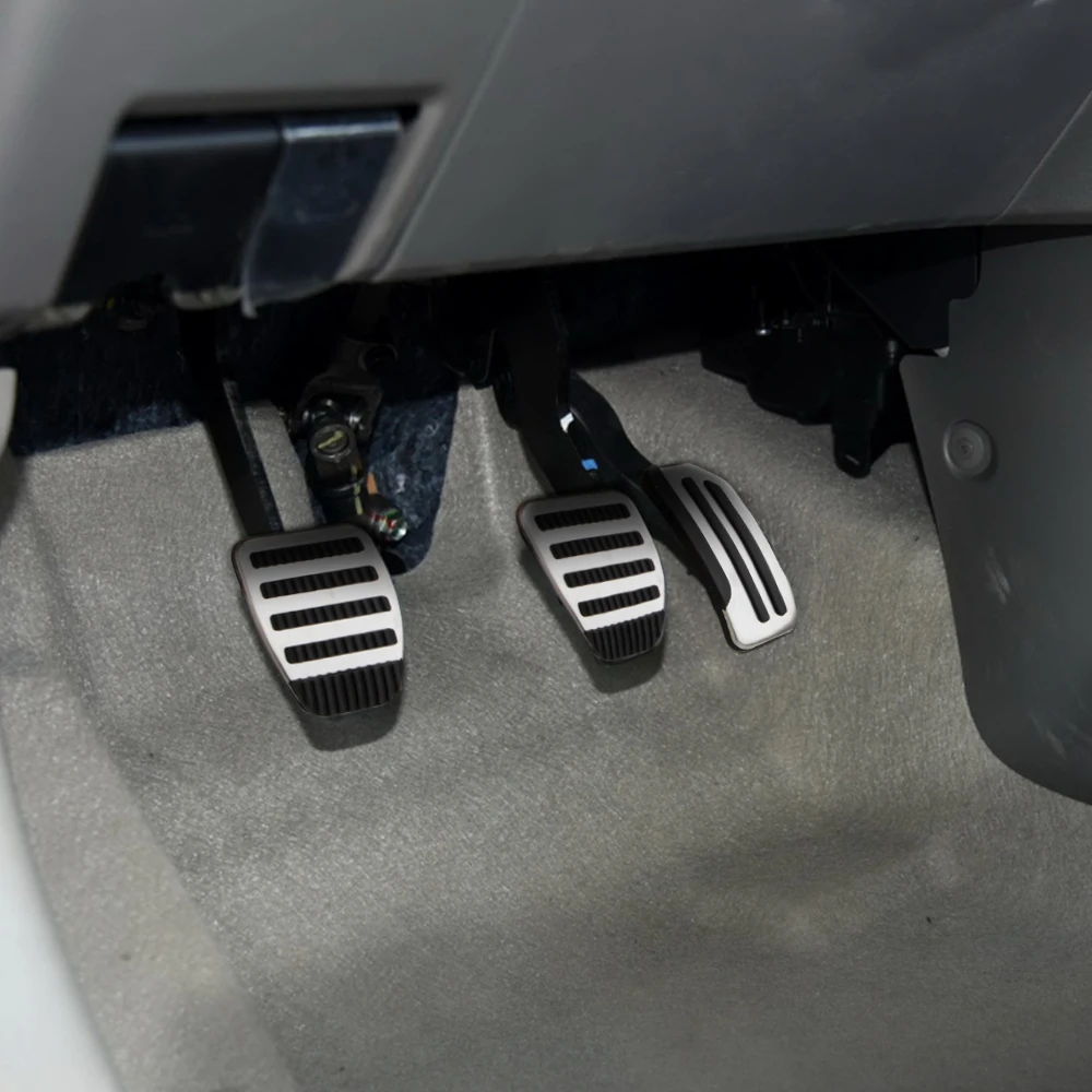 Pedale automatico per Nissan Sunny Maxima Sylphy Tiida Pulsar Leaf Juke Altima Sentra Accessori copertura pedale freno a gas per auto