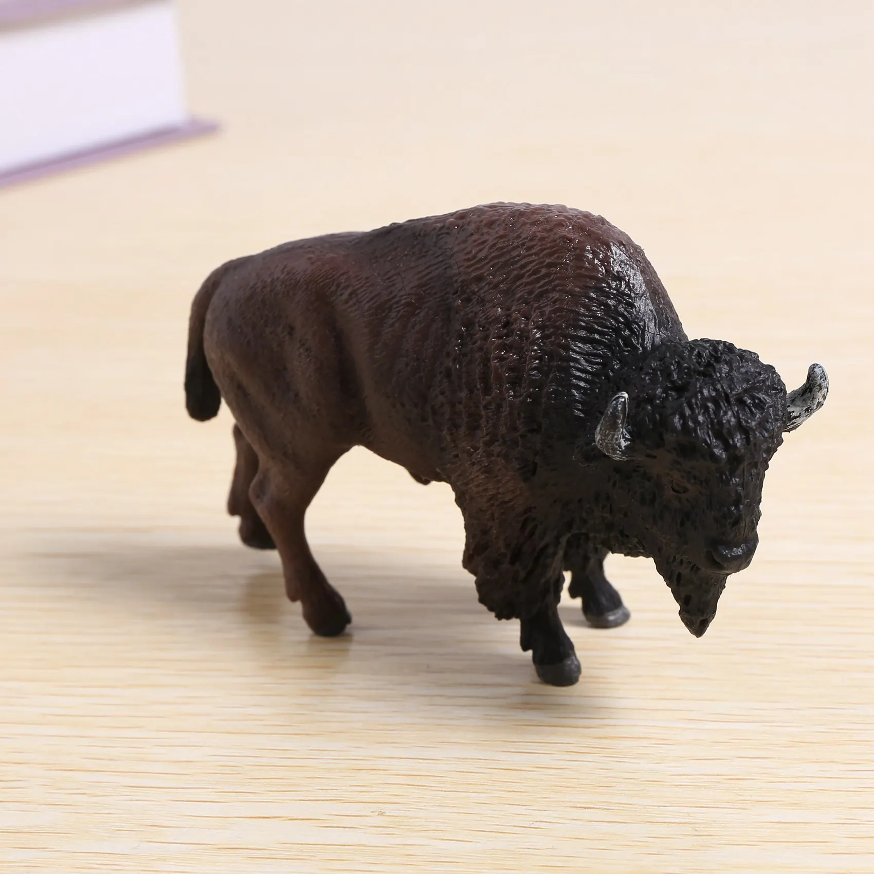 Simulación sólida para niños, modelo del mundo de la vida silvestre, vaca lechera salvaje, juguete de Yak, decoración de mano, estatuilla de bisonte