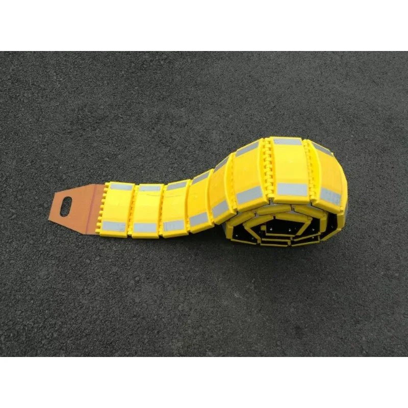 Directly from the manufacturer high-strength compression speed bumps, portable highway safety roll speed bumps.