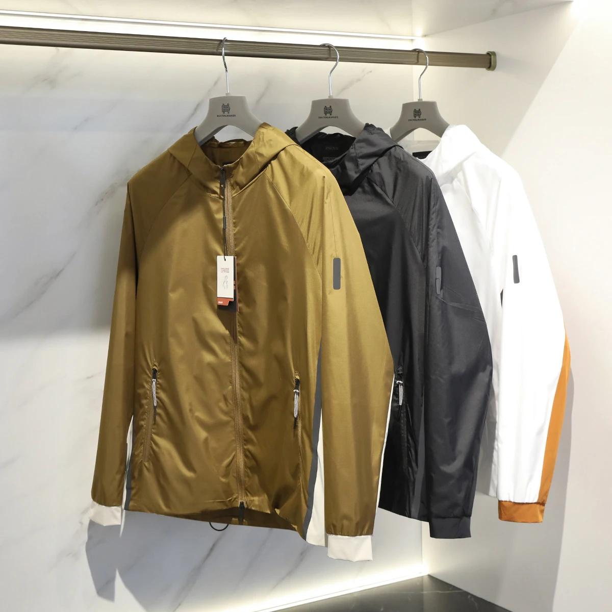 

Italian luxury spring and summer new men's casual breathable jacket outdoor sports sunscreen jacket