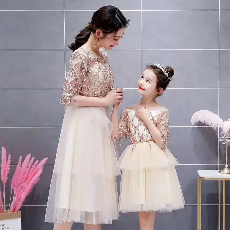 เลื่อมพู่เย็บปักถักร้อยผ้าตาข่ายงานแต่งงานชุดกระโปรงเครื่องแต่งกาย DIY เย็บผ้าออกแบบเลื่อมผ้า Tulle 1 หลา