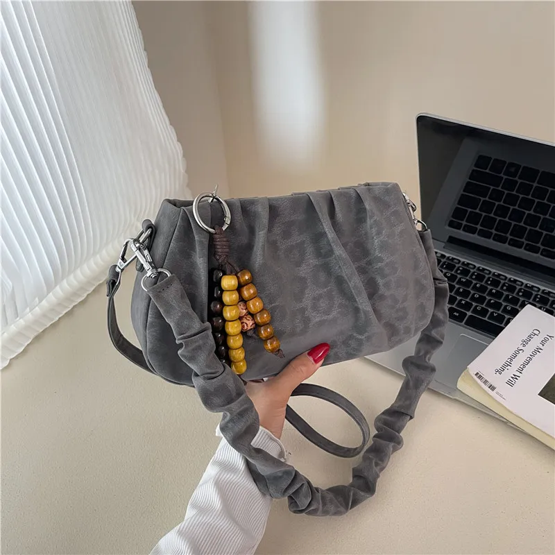 

Новая высококачественная нишевая сумка для женщин, модная пригородная плиссированная косая сумка, универсальная женская сумка