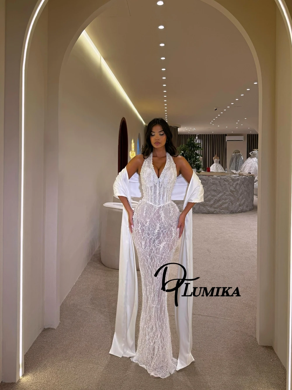Delicate Attractive Pearls Sequined Evening Dress With Cape Sexy Halter Bodycon Customized Prom Gown Formal Events Cocktail Wear