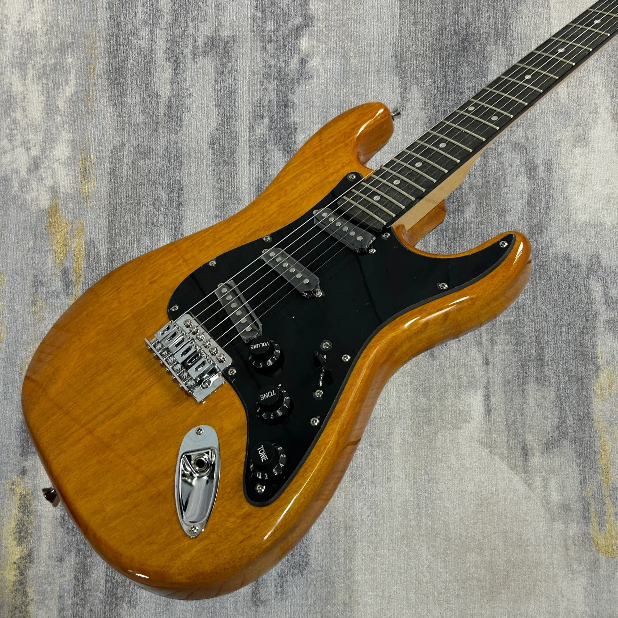 القيثارات الكهربائية ST #1