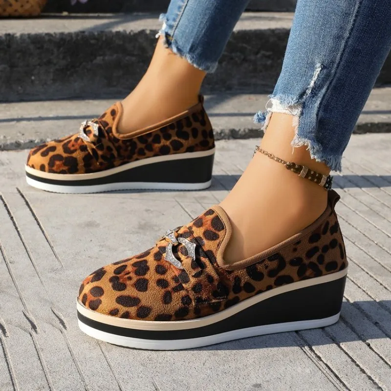 Fashionable New Round Toe Sloping Heel Anti Slip Casual Sports Shoes for Spring/autumn Comfortable Work Shoes for Women