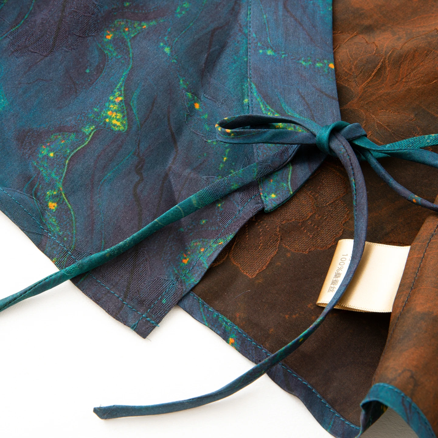 2025 Women's Summer New Breathable 100% Natural Mulberry Silk Gambiered Guangdong Gauze Tea Robe V-neck Strap Short Top