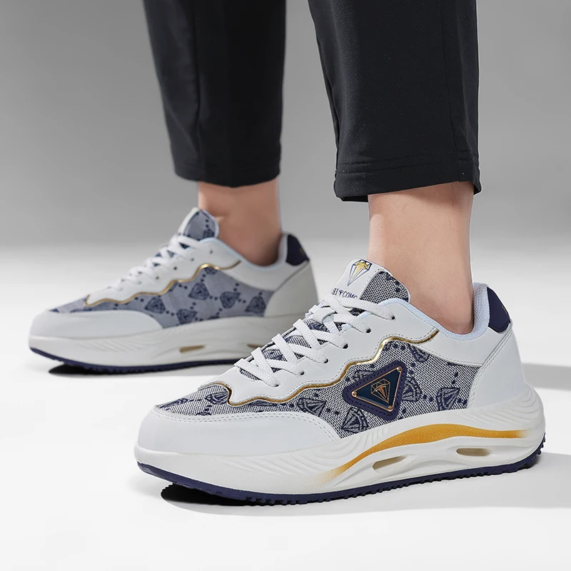 

New Men's Outdoor Sports Canvas Shoes – Lightweight & Comfortable Design with Thick Sole for Cushioning & Support. Ideal for Hik