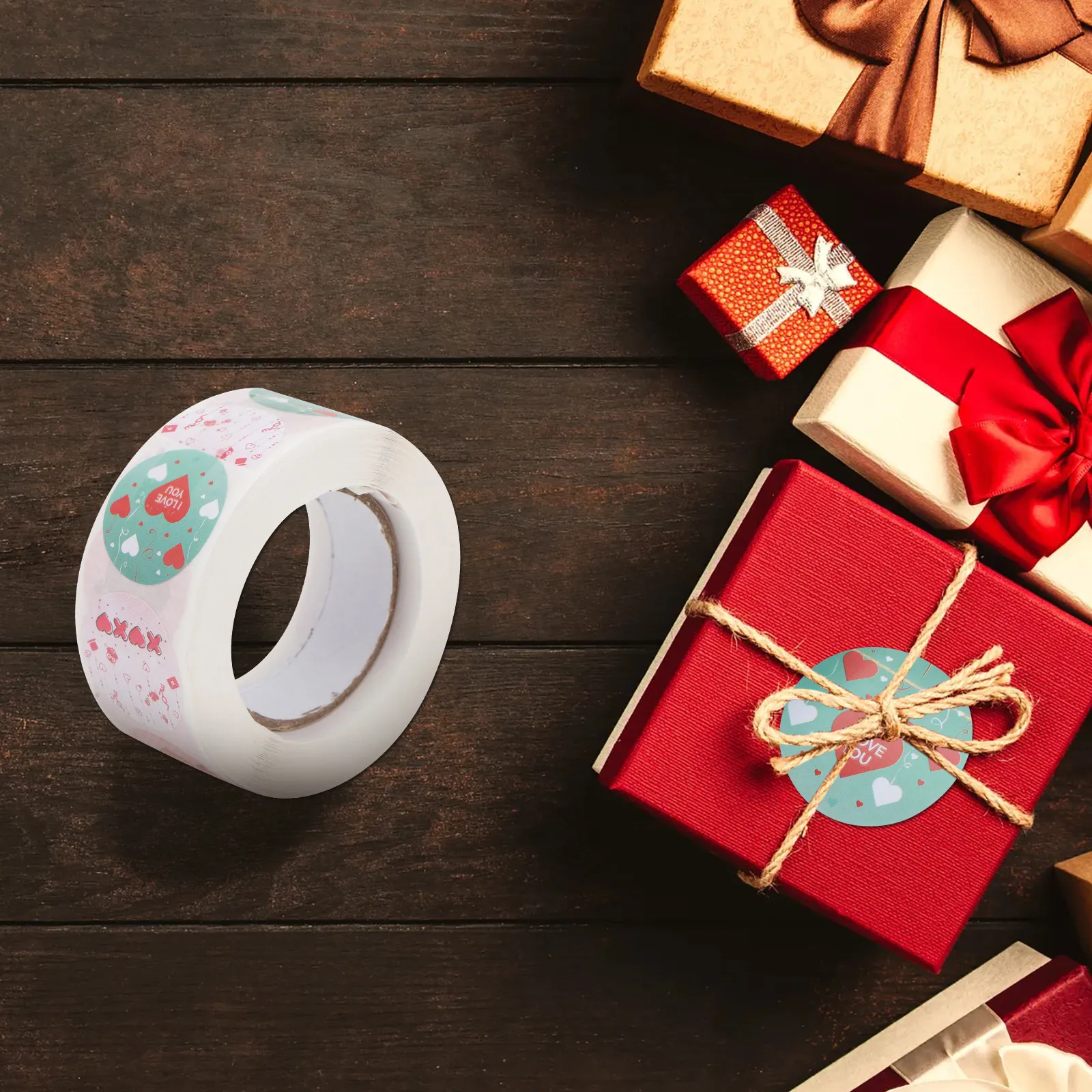 

2 рулона наклеек ко Дню святого Валентина, праздничные красно-розовые наклейки с сердечками, легко снимаемые, декоративные, для подарков