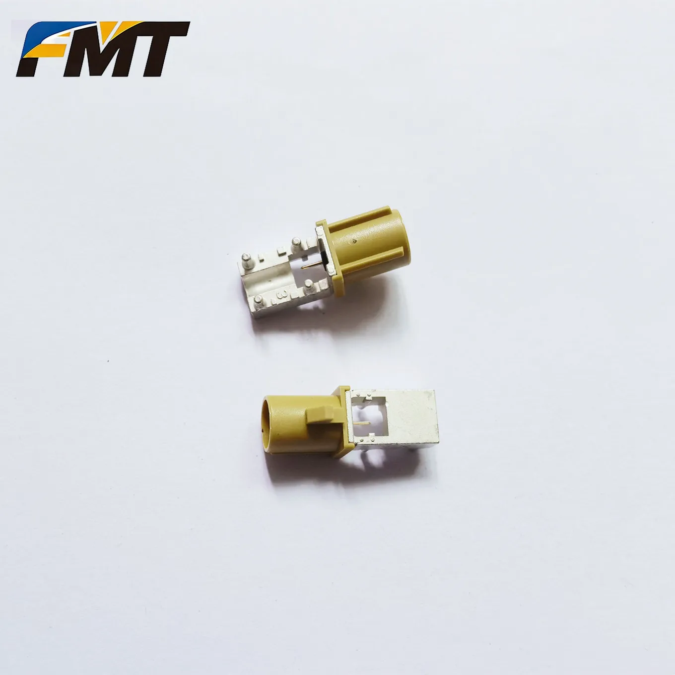 novo-conector-rf-fakra-k-macho-de-Angulo-reto-para-placa-automotiva-59s2aq-40mt5-k