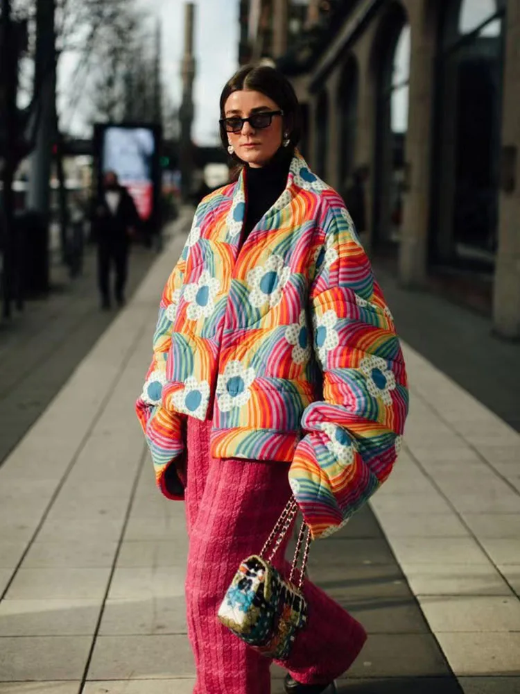 

2025 Европа и Америка, новый зимний продукт, женская мода и повседневный универсальный свободный кардиган с украшением, хлопковое пальто с принтом