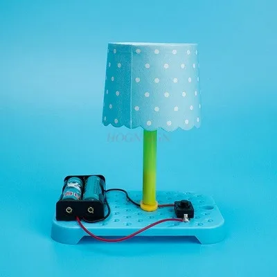 

DIY homemade small table lamp primary school students science and technology small production children's science experiment