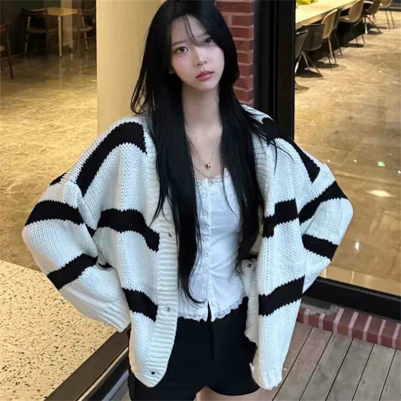 

Fashionable Girl's Lazy Button Cardigan Sweater Chunky Needle Hollow out Color Block Design Warmth Lengthened Regular Fit Kni...