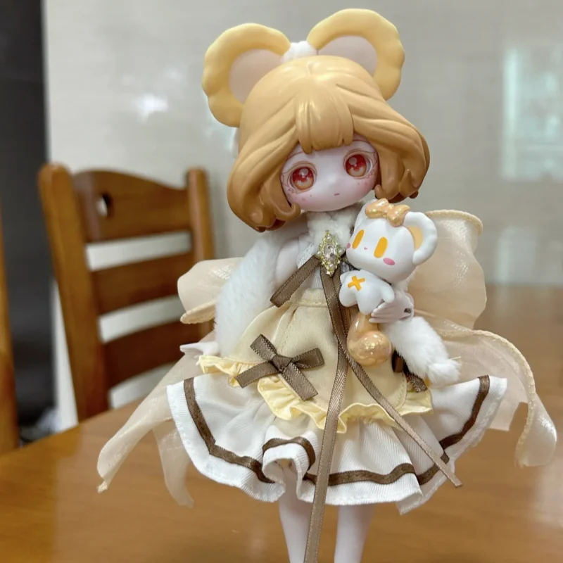 

THE LULUELF STORY Series Limited Hanging Card Golden Bear Toys Cute Anime Peripheral Hanging Gifts