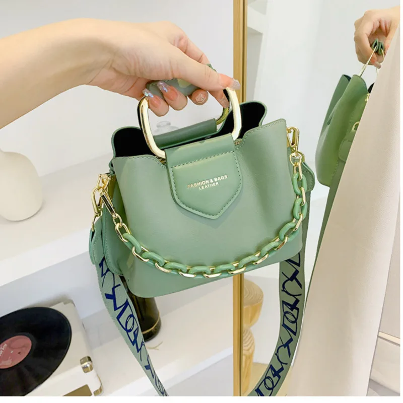 KK  2024 New Summer New Fashion Women\'s Shoulder Bag Simplified Commuting Chain Decorative Handbag Texture Crossbody Bag