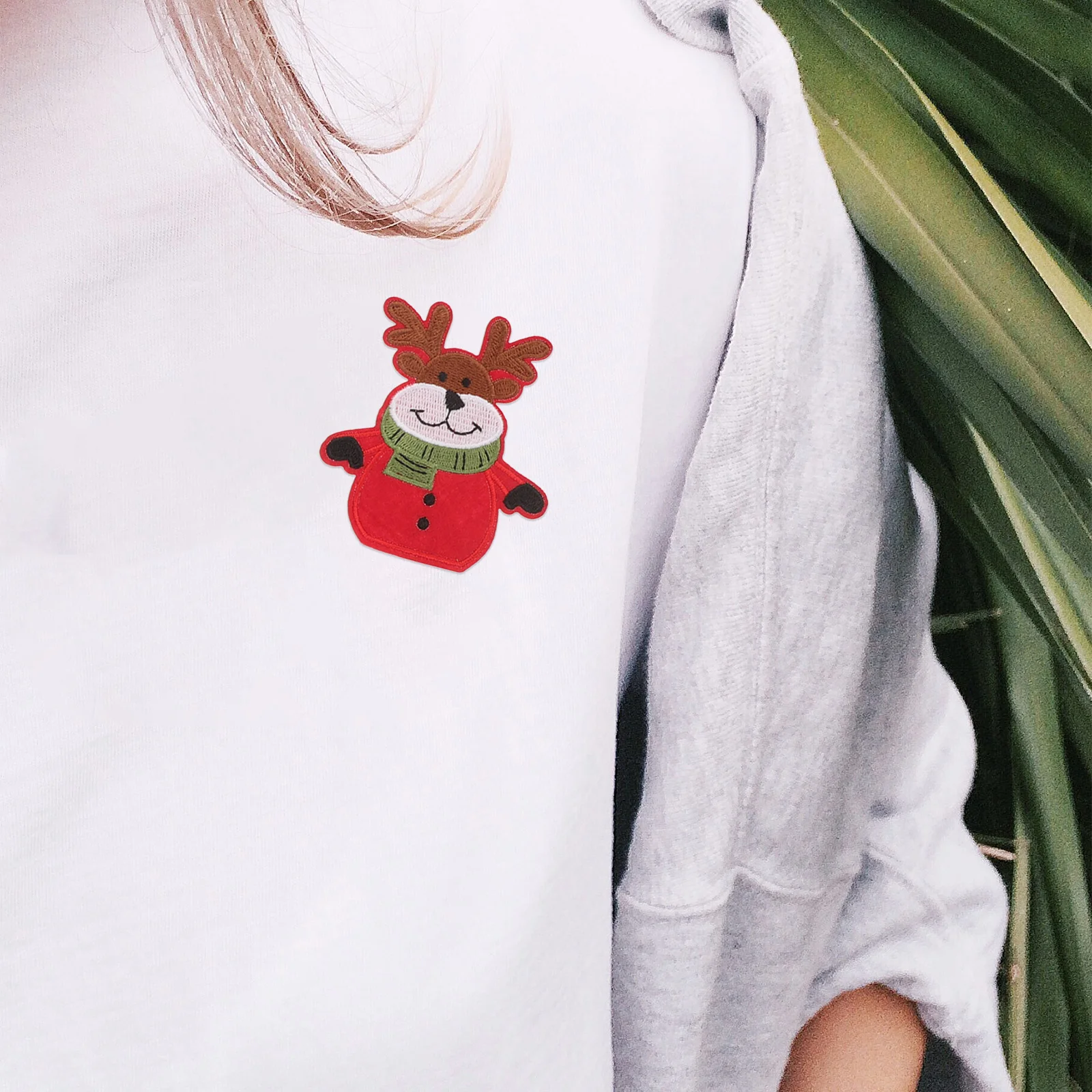 

23pcs Christmas Embroidered Patches Santa Claus Tree Snowman Appliques Iron On DIY Clothes Fabric Accessories