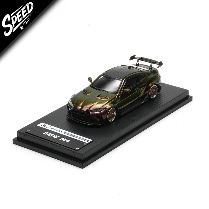 

SW 1:64 BMW M4 G82 Фиолетовый Золотой Цвет Изменение Литья Под давлением Диорама Модель автомобиля Уличный Воин