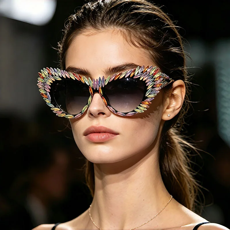 

New Retro Y2K Oversized Cat Eye Sunglasses For Women Rhinestone Gold Spike Gradient UV400 Punk Nightclub Party Festival Eyewears