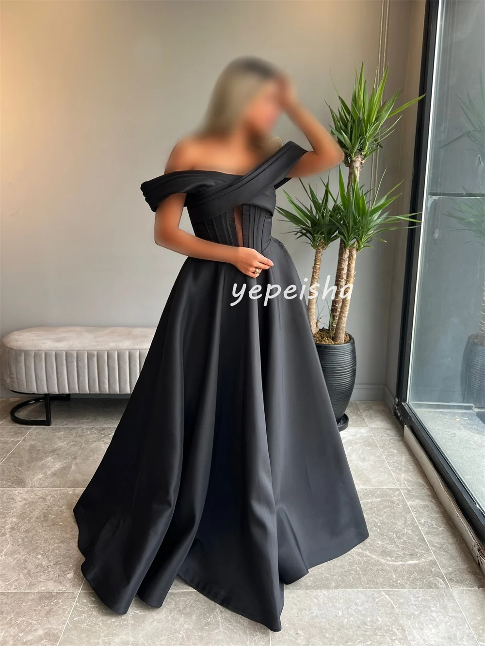 Abiti lunghi personalizzati con pieghe drappeggiate a trapezio con spalle scoperte Abiti da cerimonia su misura Squisiti sexy di alta qualità