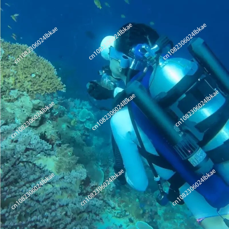 Electric Underwater Scooter Two-speed Waterproof Underwater Marine Propeller Diving Scooter Under Sea Water Sports Scooter