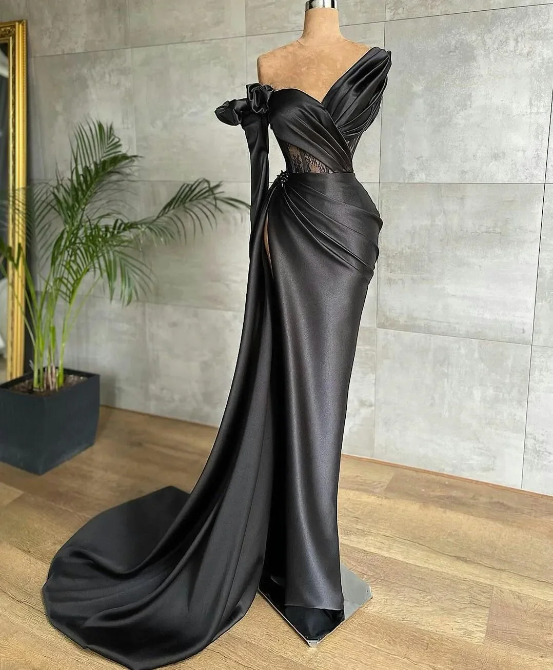 

Sexy High Cut Split Black Evening Gown With Satin Lace Mermaid Dance Party Dress Customized Long Sleeved Robe