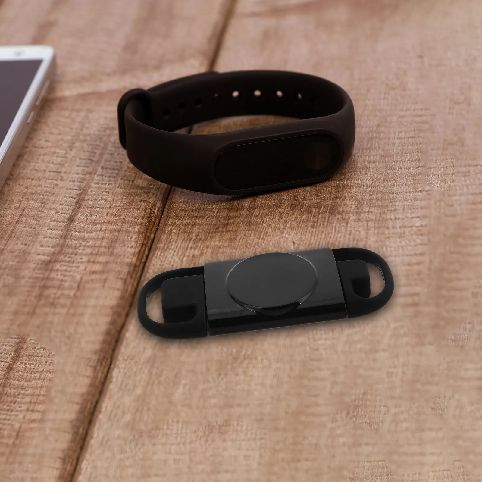 

Mini Portable Wireless Watch Charger Magnetic Travel Watch Charge Keychain Style Safe Overheat Protection for Smartwatch