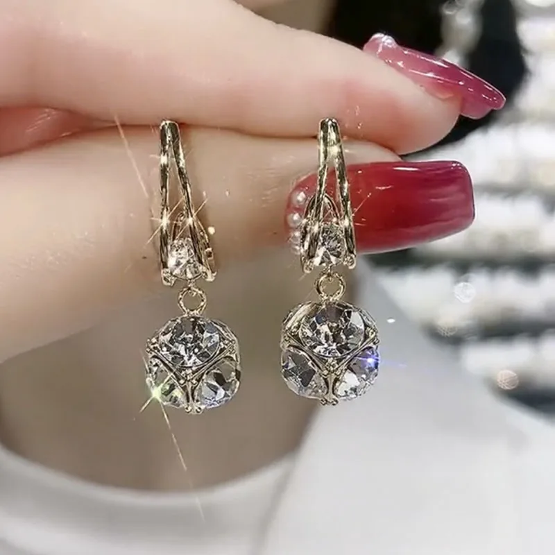 

Super Shining Dynamic Diamond Ball Pendant Earrings for Women's High Grade Earrings and Accessories