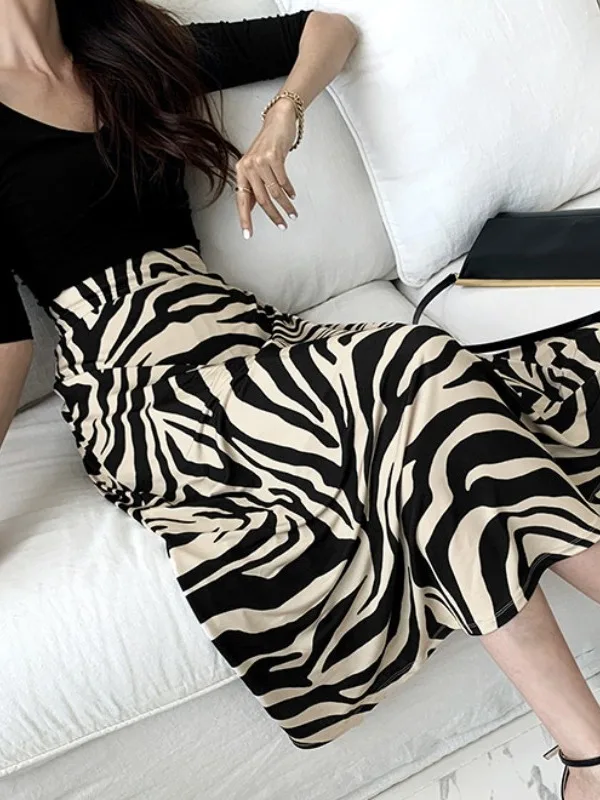

Slimming Effect Elastic T-irt Women's Spring New Color Blo Zebra Pattern Maxi Skirt Set mid Sve V-ne Two-piece Suit