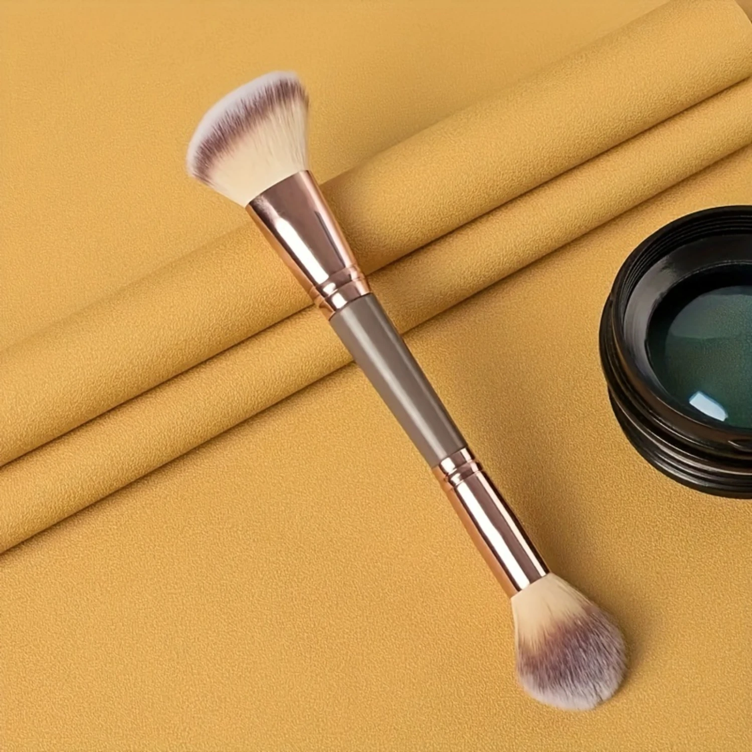 Brocha de maquillaje de base de doble punta para polvo líquido, corrector, contorno, resaltador, brocha facial, organizador de joyas, caja de pañuelos