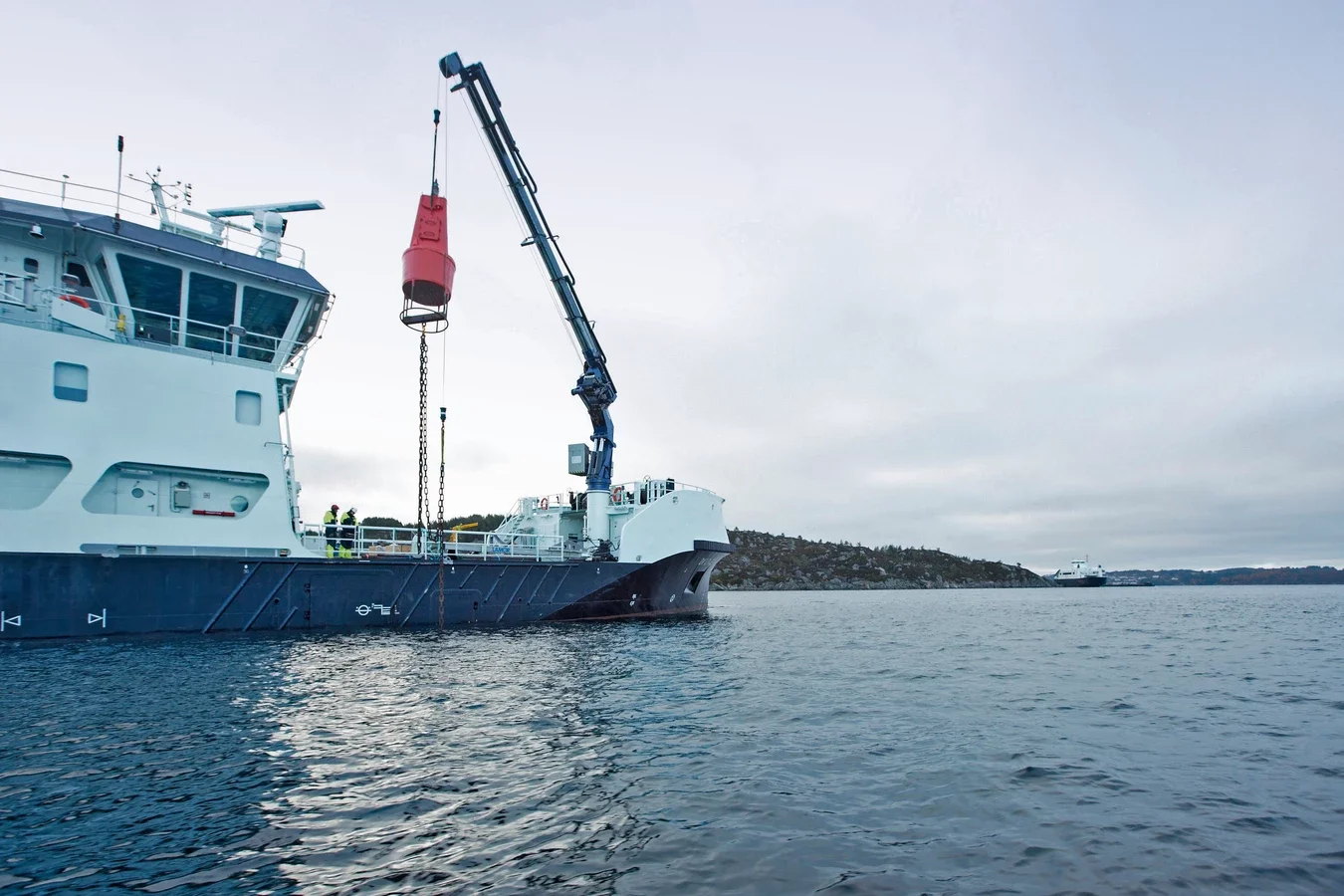 Intelligent Marine Deck Crane Equipped with Remote Control Module and Anti-Tilt Stabilization Technology view 4