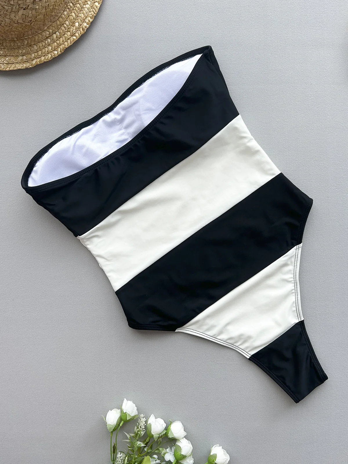 Black & White One Piece Swimsuit Women 2024 Style Off Shoulder Swimwear Lady Bodysuit Bathing Suit Monikini Beachwear