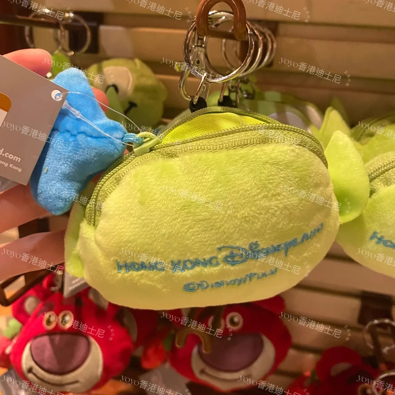 Original Disneyland 2023 Stitch Alien Strawberry Bear Plush Portable Loose Wallet Retractable Pendant Stitch Paws