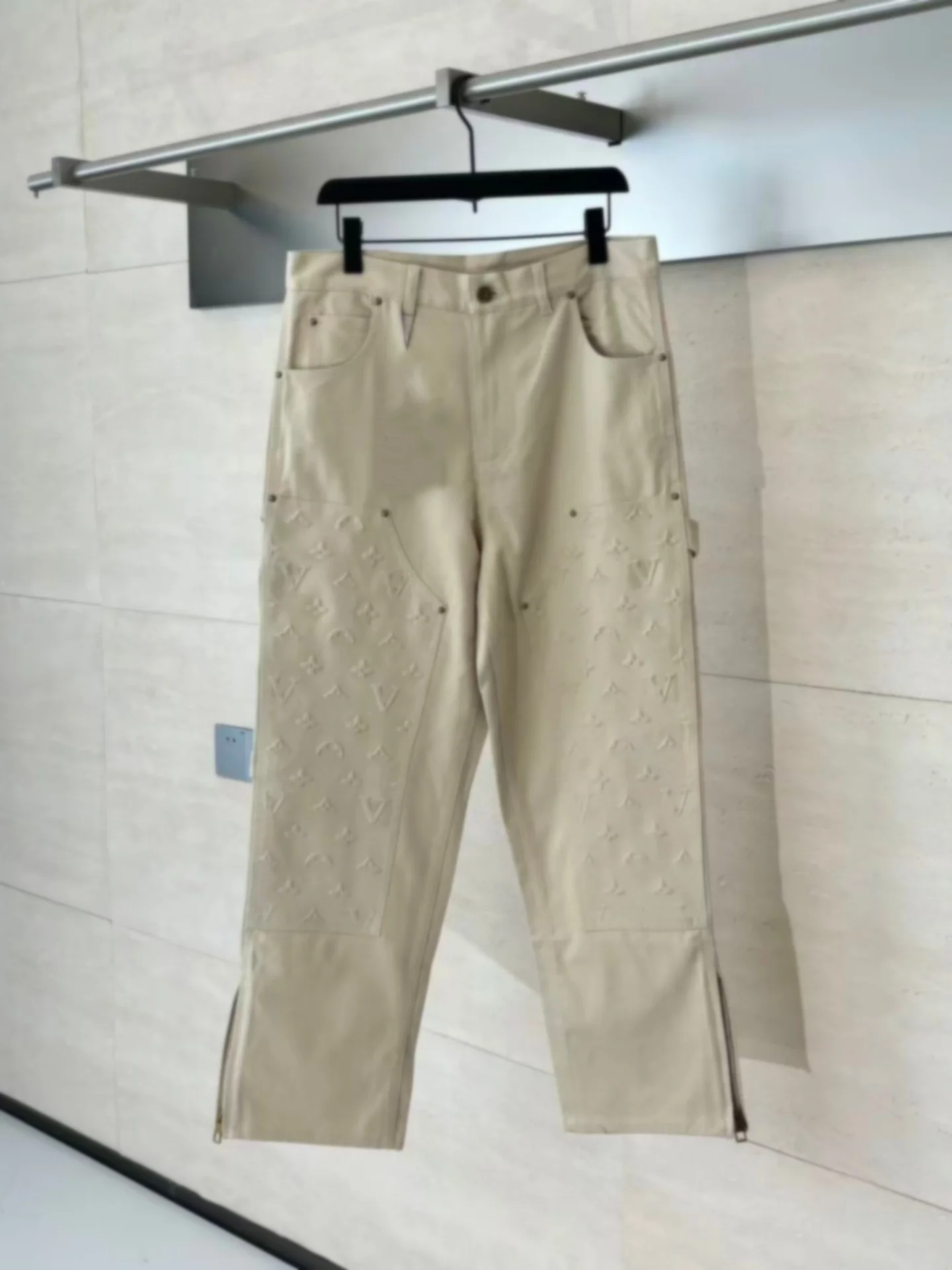 

Новые мужские рабочие брюки из плотного денима свободного кроя 2026 года, винтажные, с эффектом потертости, классические, с кожаной нашивкой, для повседневной и деловой носки