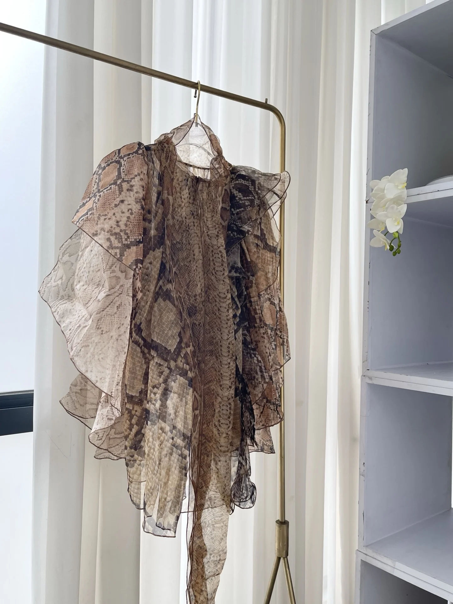 2025 المرأة الجديدة عالية الجودة الكلاسيكية بيثون نمط الحرير الخالص ربطة القوس فيونكة خمر المرأة عطلة بلوزة #1