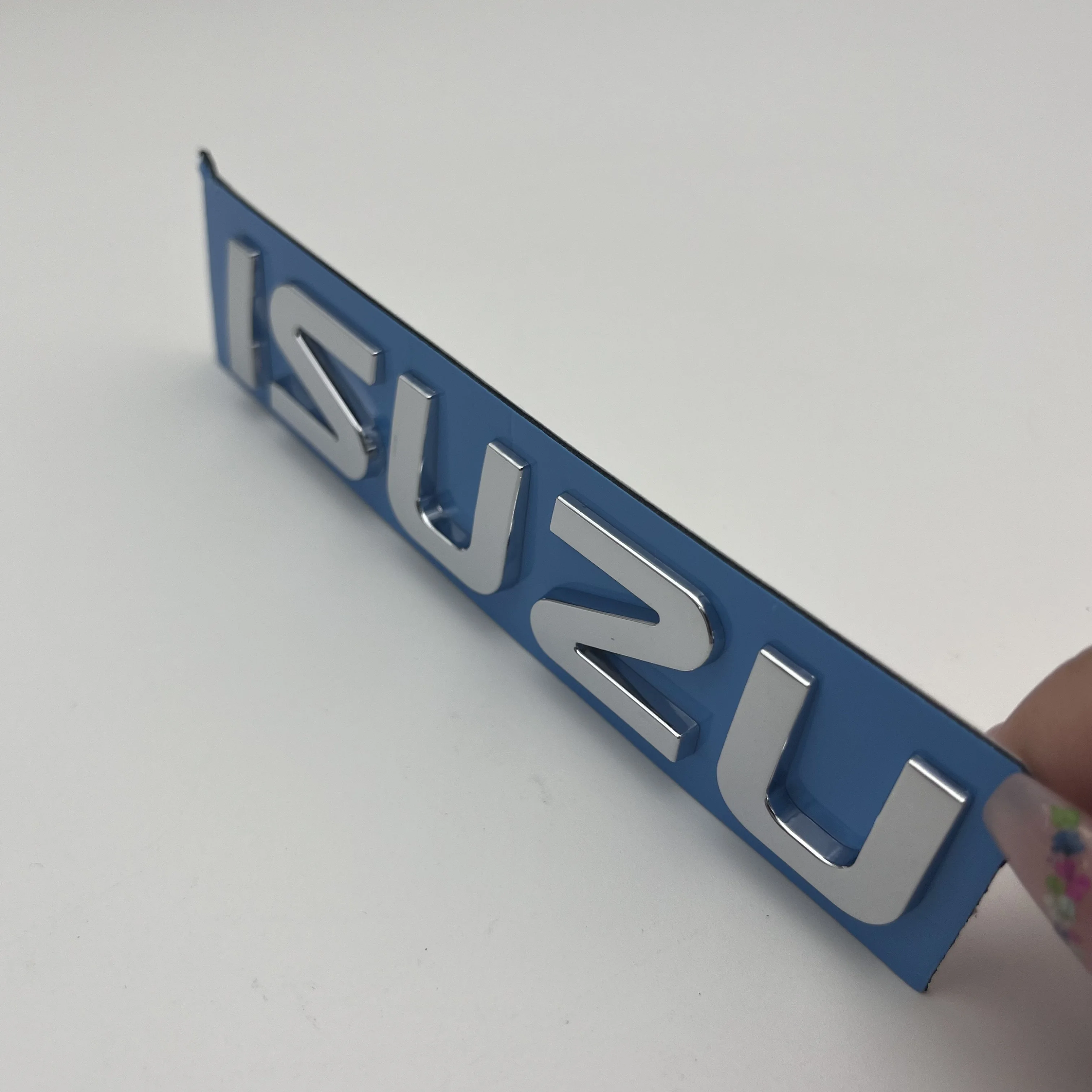 1pcs ISUZU Letter Logo High-quality Car Sticker forIsuzu Ruimai D-MAX MU-X Car Raer Trunk Emblem Badge Refit Styling Accessories