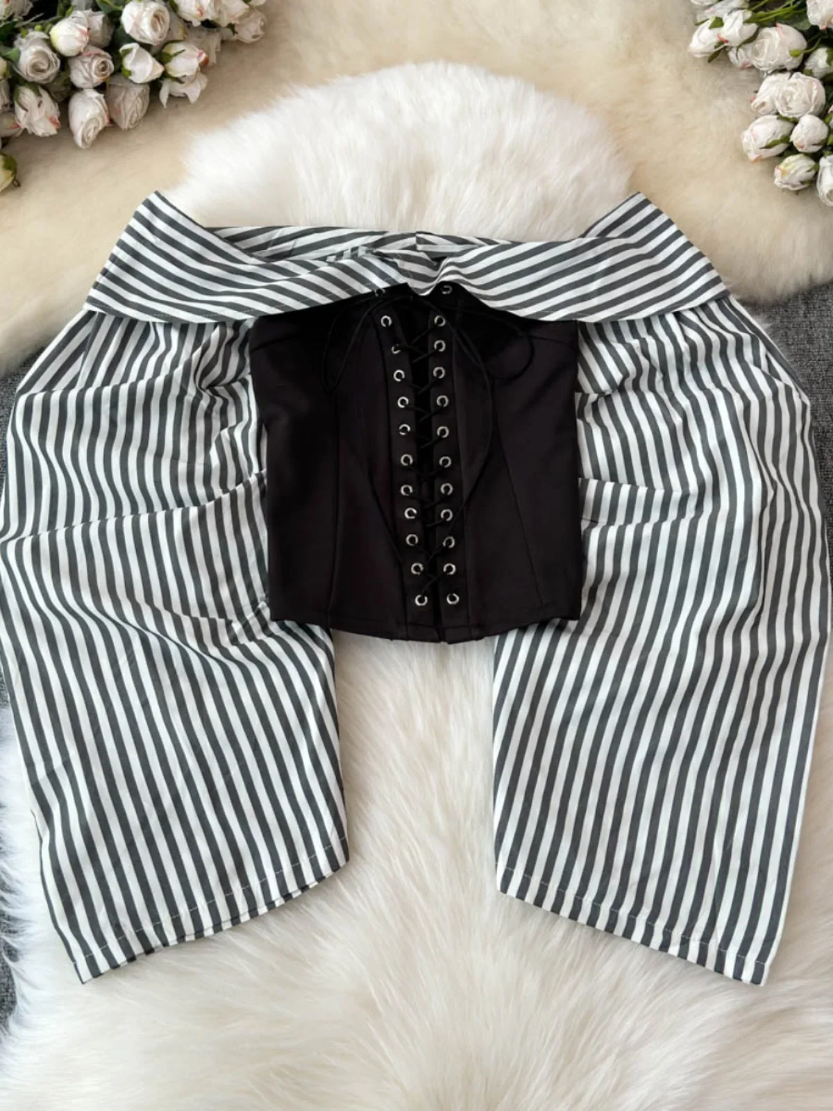 KUSAHIKI French Design Striped Patchwork Off Shoulder Long Sleeved Shirt for Spicy Girl Sexy Straps Slim Waist Niche Short Top