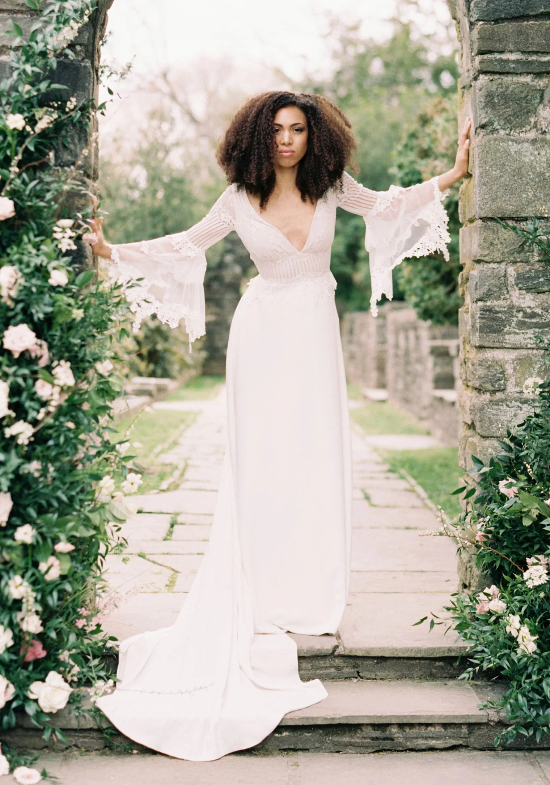 Bbayonline vestido de casamento de fada com corpete de renda de algodão hacienda em camadas mangas de tule flowy linha a repetir saia de esqui noiva boêmia