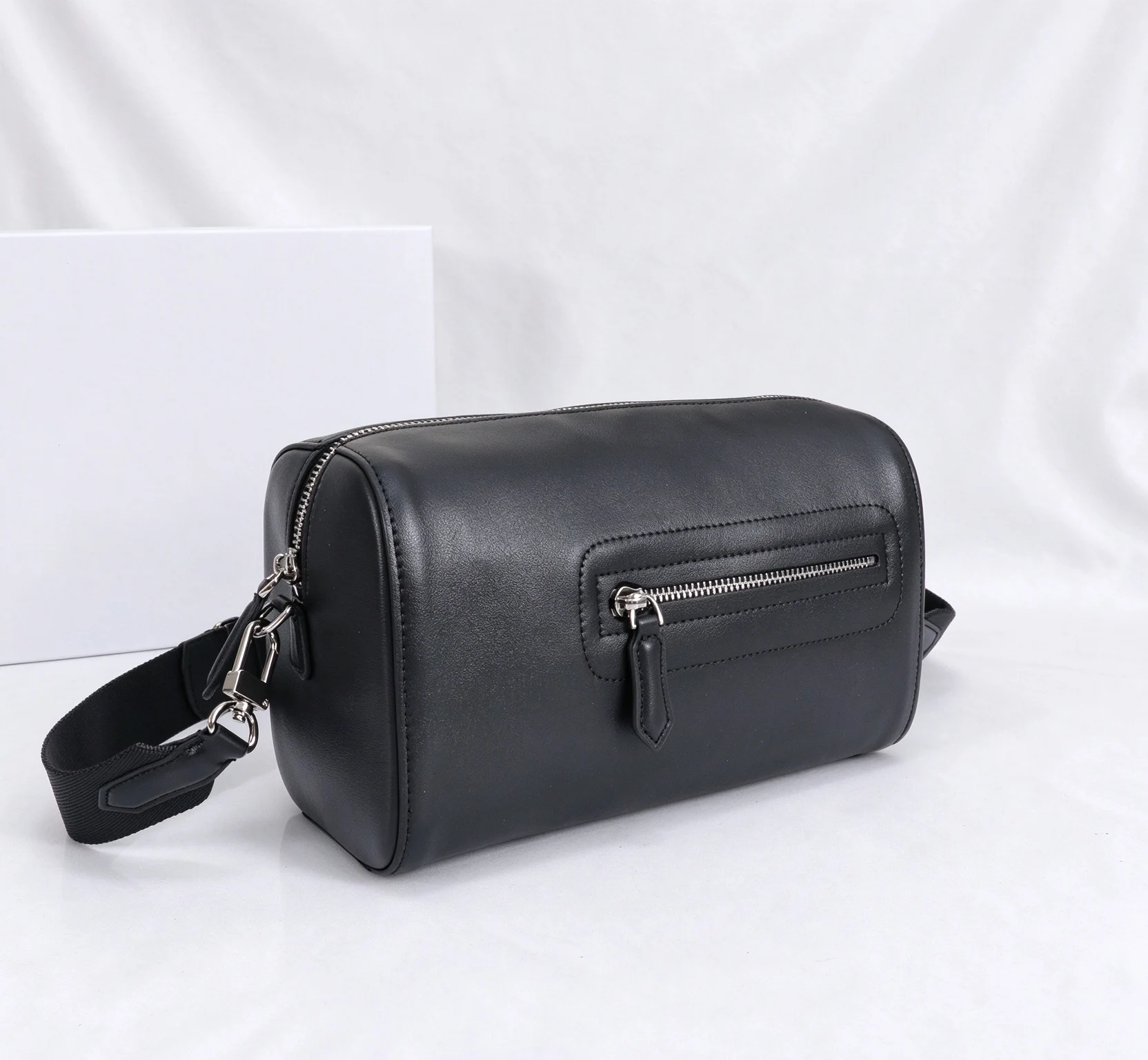 Men's Crossbody Bag, Casual Lightweight Shoulder Sling Bag Daily Outdoor Travel Messenger Bag for Men