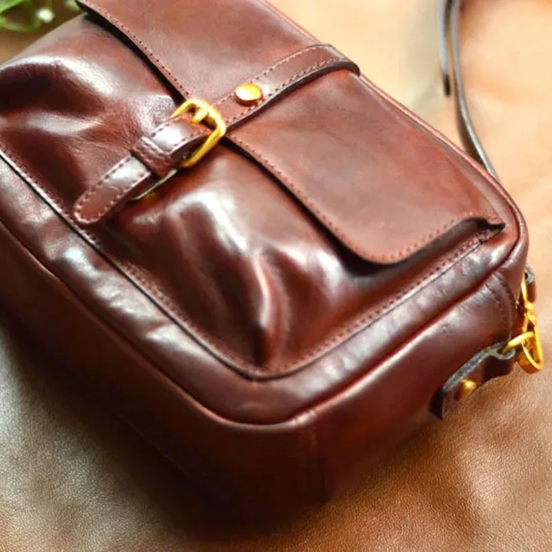 

AETOO Niche design high-grade leather retro messenger bag small bag handmade first layer cowhide personality single shoulder cro