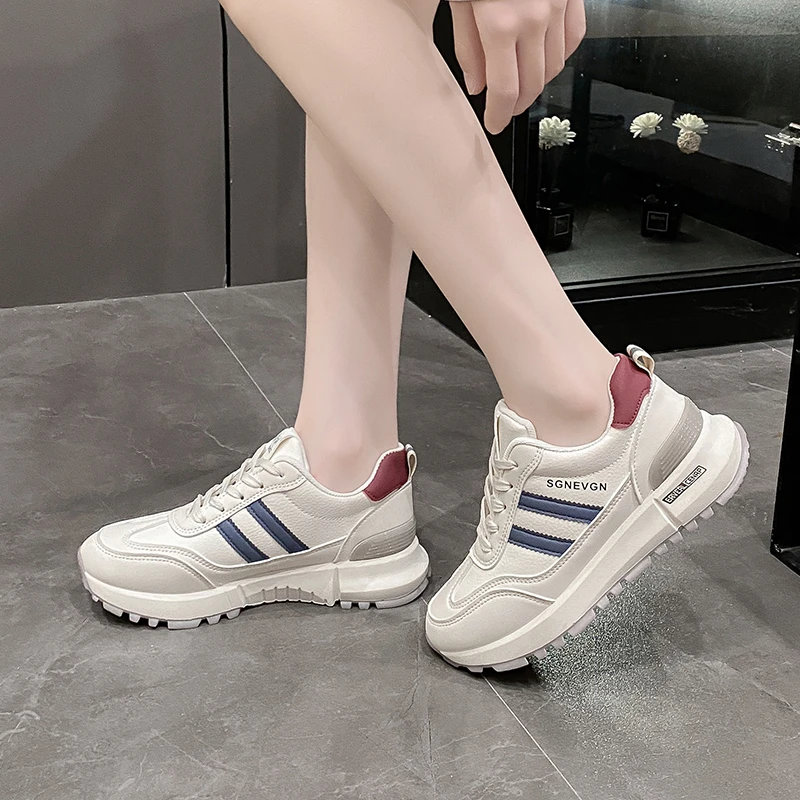 Zapatos deportivos de Golf de otoño para mujer, zapatillas deportivas de cuero PU para atleta y golfista, zapatillas deportivas antideslizantes para entrenamiento de Golf para mujer