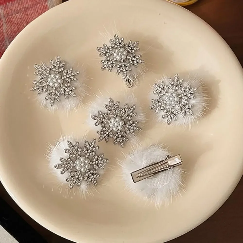 

2PCS Exquisite Rhinestone Plush Snowflake Hair Clips Silver Pearl Christmas Snowflakes Hairpins Sweet Hair Barrettes