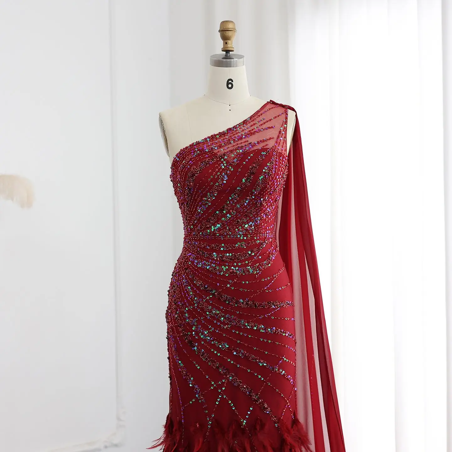 Sharon Said Luxuriöses, federbesetztes, türkisfarbenes, schulterfreies Meerjungfrauen-Abendkleid mit Cape, arabisches Ballkleid, Hochzeitskleid, SS498, maßgeschneidert – Detail 15