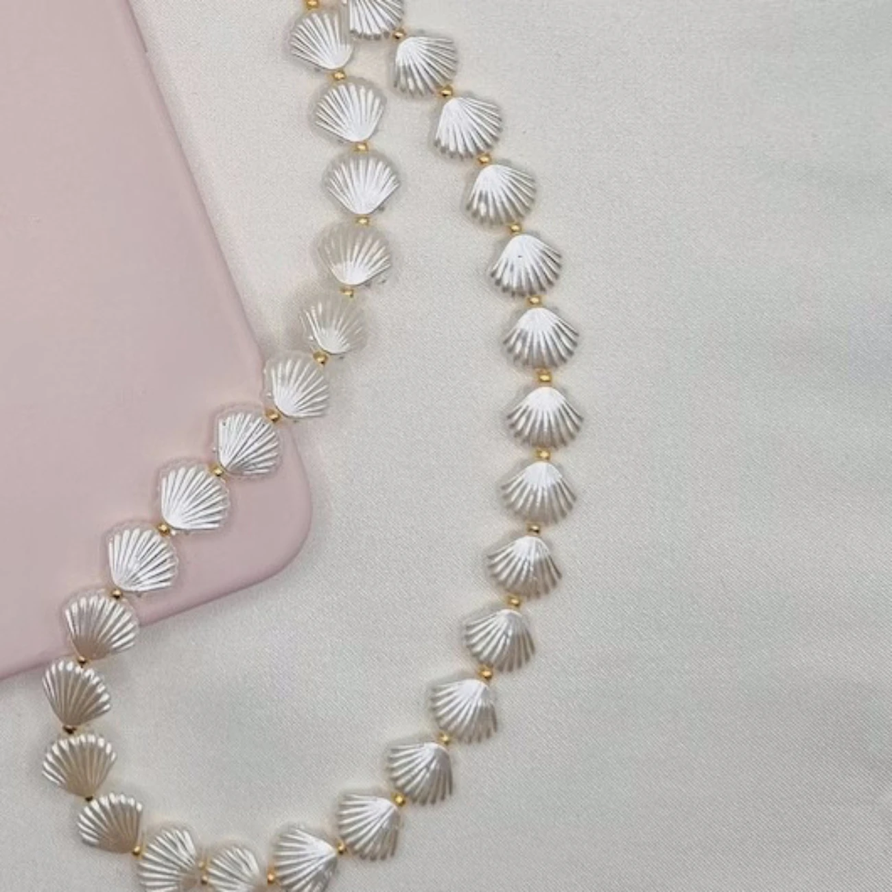 Love Heart Shell Beaded Mobile Phone Chain Key Chain Pendant Simple Mobile Phone Case Accessories Jewelry  Female