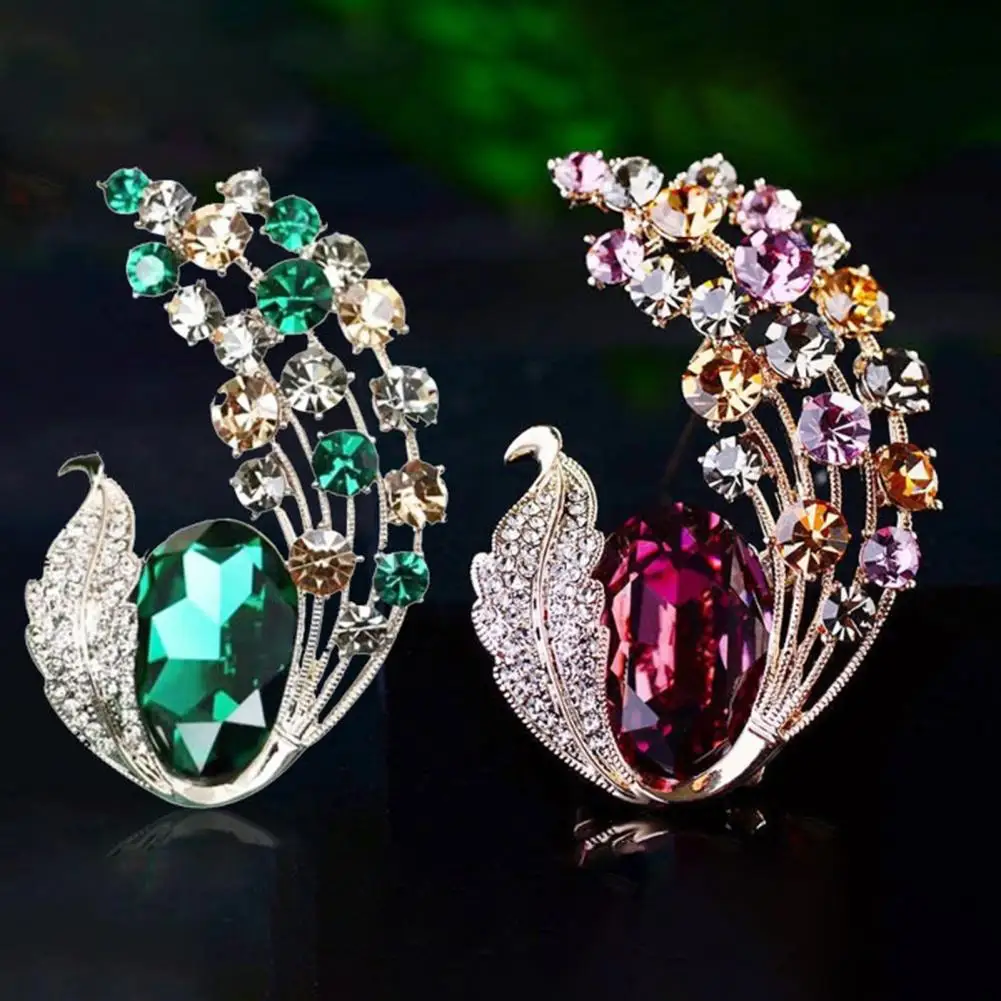 

Faux Clothes Pin Elegant Decor Brooch for Women Anti-slip Suit Coat Pin Wear-resistant Scarf Decoration Prom Party Jewelry