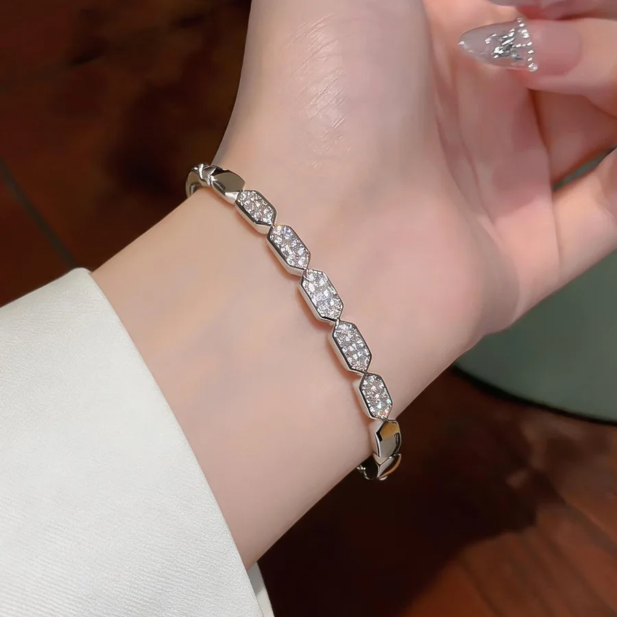 Classic Design Crystal Geometric Bangles for Women Fashion Brand Jewelry Zirconia Bracelet Party Accessories
