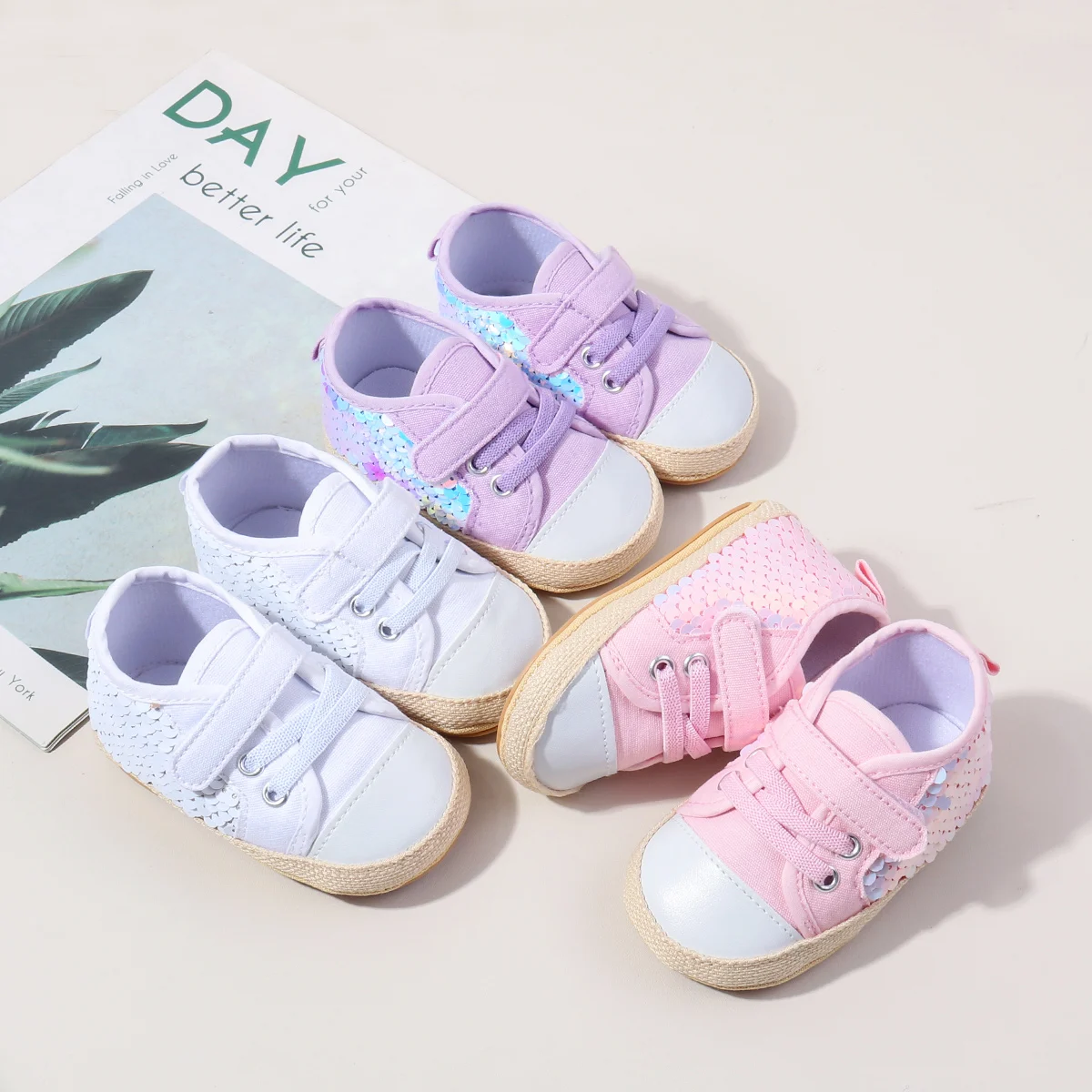 

2025 Spring and Autumn Baby Boys and Girls Pre-walking Casual Sport Design Toddler Shoes With Heart Shape Soft TPR Sole