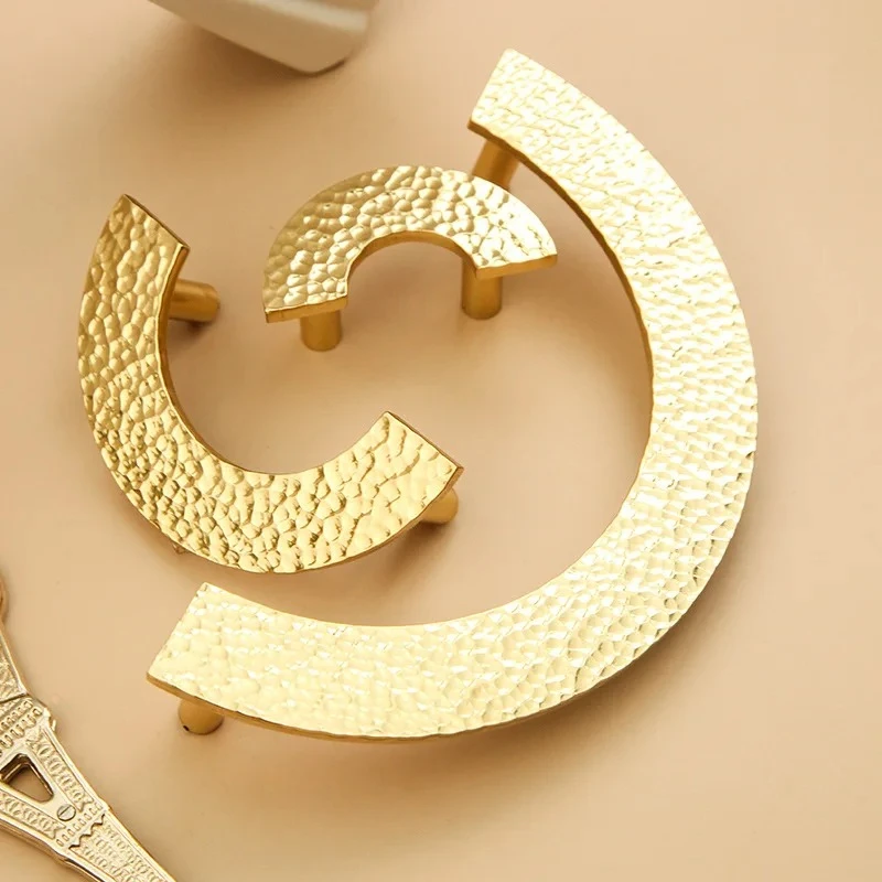 Knurled Kitchen Cabinet Door Handles Luxury Brass Hammer Semi-circular Handle Nordic Wardrobe Drawer Pulls Furniture Handles